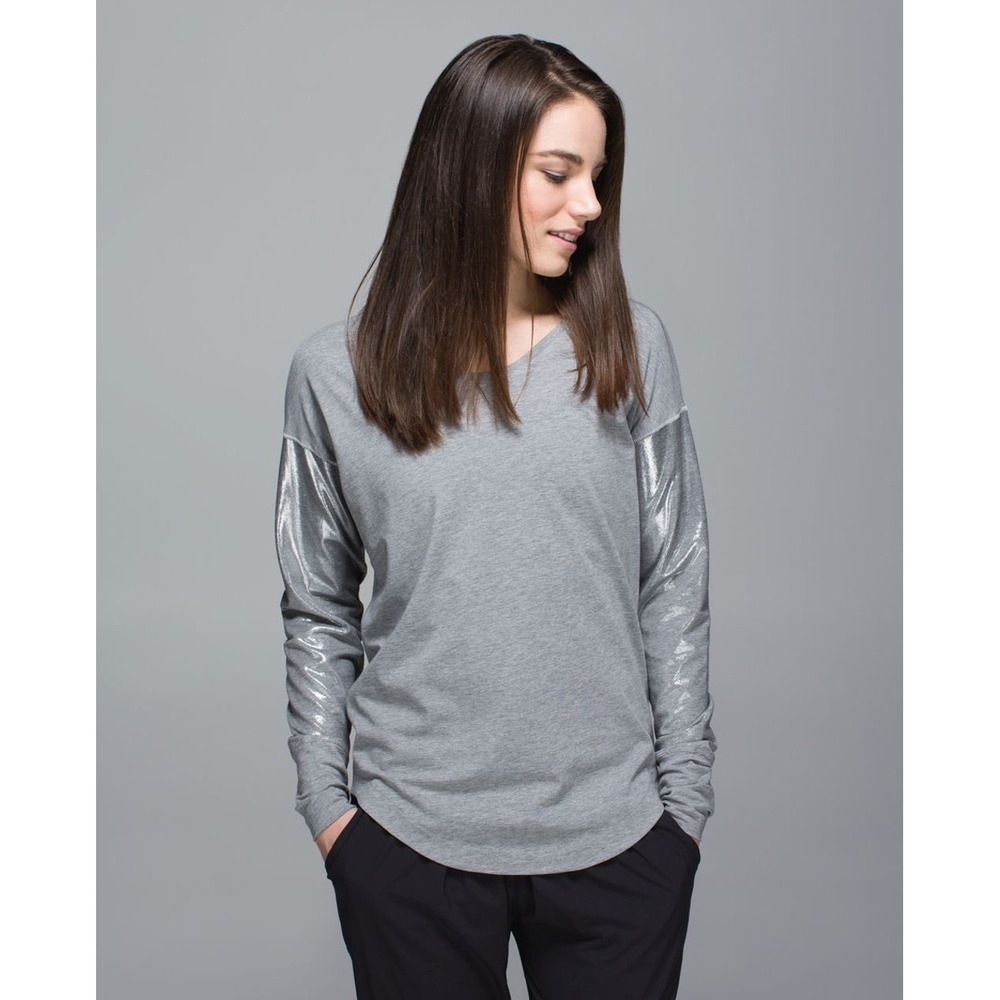 Lululemon Weekend Long Sleeve Gray Metallic Foil Shirt Womens 10 Athleisure Yoga